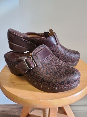 Nurture Floral Leather Clogs in Dark Brown